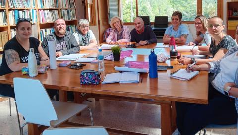 Ahir, 13 de maig, vam tenir la primera comissió de prevenció de les violències masclistes, duita a terme a la biblioteca de Puigpunyent. 